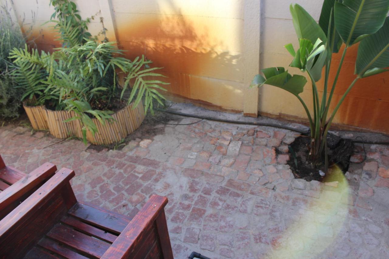 Amru Guesthouse B&B Brackenfell Buitenkant foto