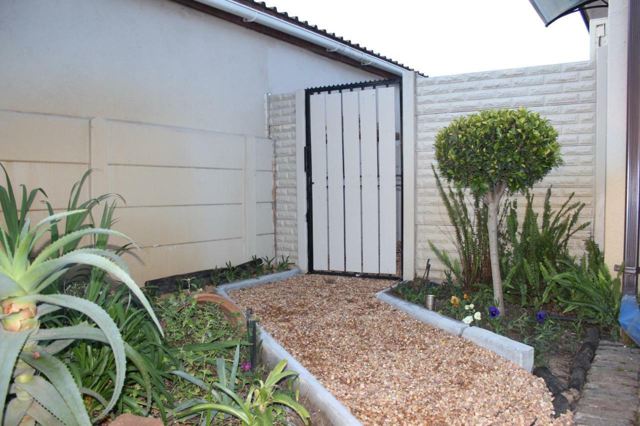 Amru Guesthouse B&B Brackenfell Buitenkant foto